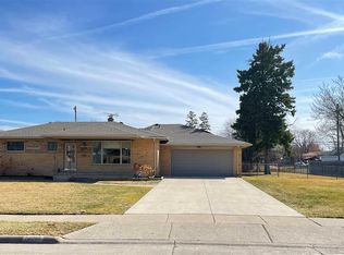 22000 Hoffman St, Saint Clair Shores, MI