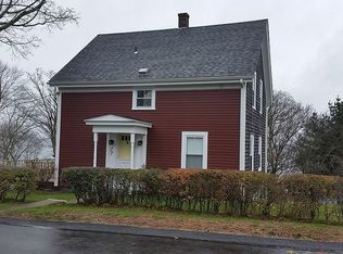 77 Summit Ave, Tiverton, RI 02878