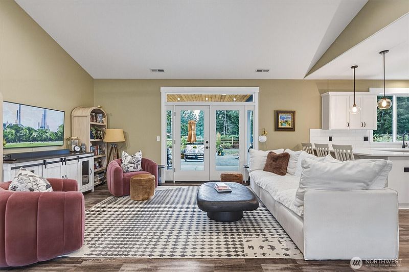 4th image of 105 Andrew Court