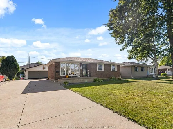 490 Victory St, Lasalle, ON N9J 1V7