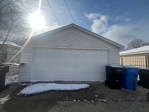 2nd image of 10411 S Vernon Ave