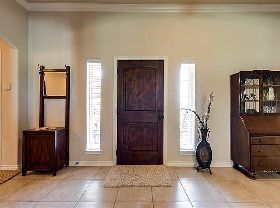 3rd image of 6104 Pin Oak Ct