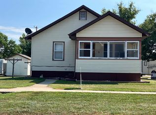 110 E Locust Ave, Plainview, NE 68769