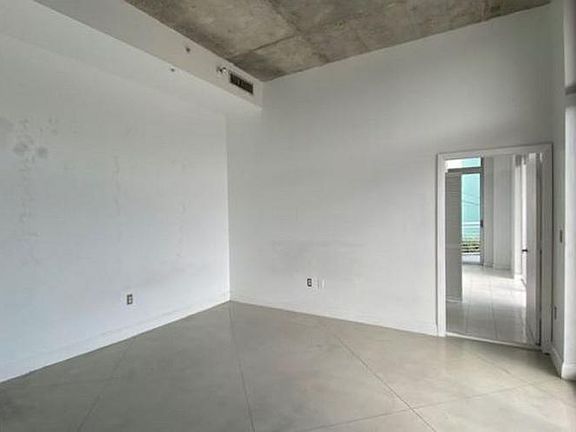 3rd image of 2001 Meridian Ave APT 429
