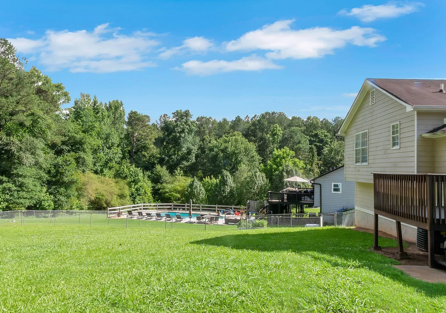 Lovely 3 Bed Room With 2 Baths, Gated Home — Photo 2