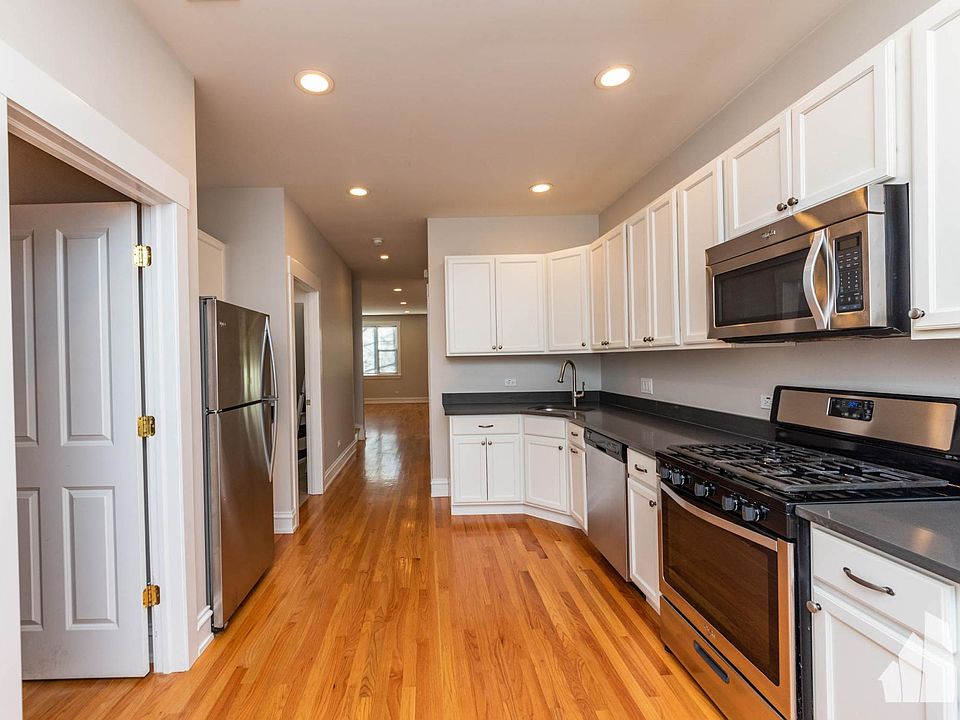 1st image of 1424 W Superior St Floor T2
