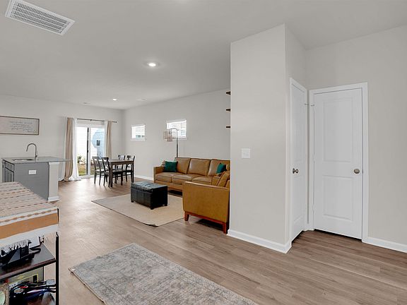 3rd image of 707 Wild Duck Ln