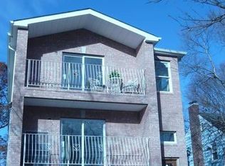 230 W 3rd Ave, Roselle, NJ 07203