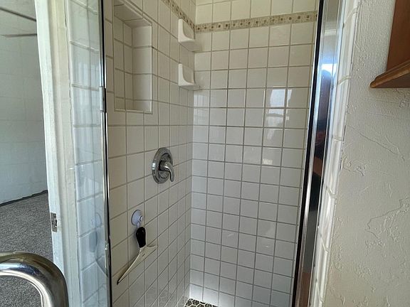 5th image of 2984 Buena Vista Ave