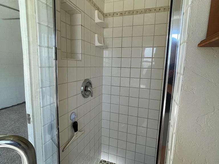 2984 Buena Vista Ave — Photo 5