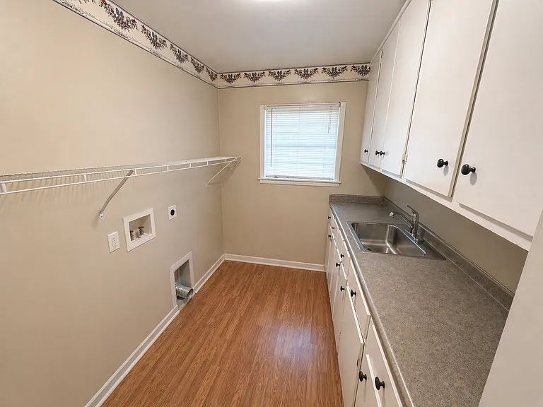2307 Oliver Ave — Photo 5