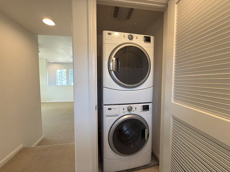 In-Unit Washer + Dryer