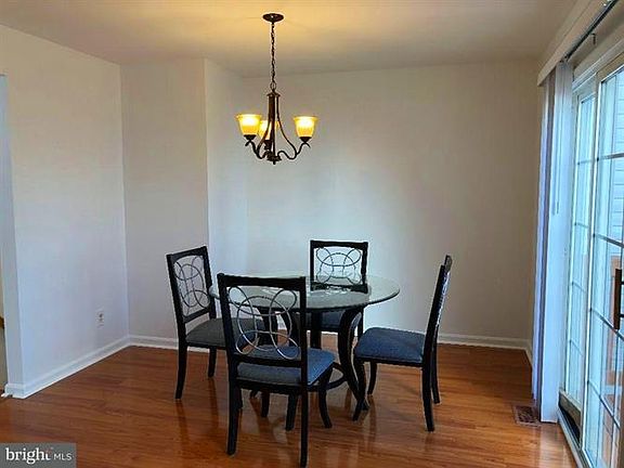5th image of 7217 Finch Ln