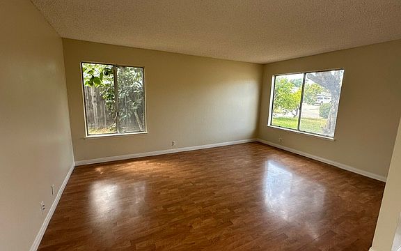 5th image of 6938 Heron St