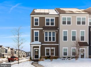 1701 Autumn Maple Leaf Dr, Dumfries, VA 22026