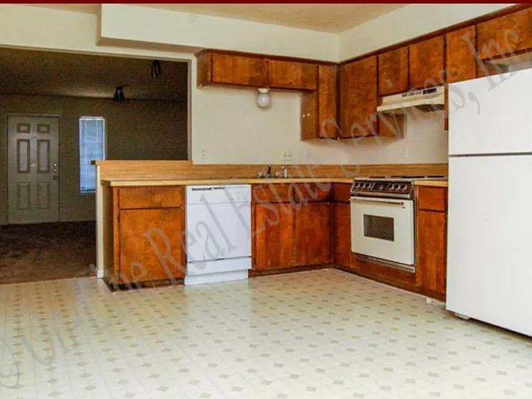704 Wellesley Ct #D — Photo 5