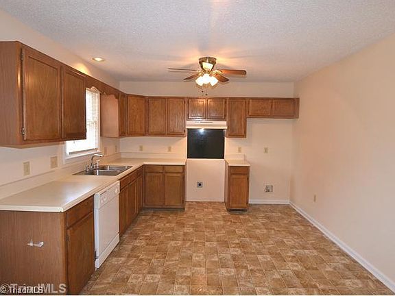 3rd image of 2209 Yanceyville St