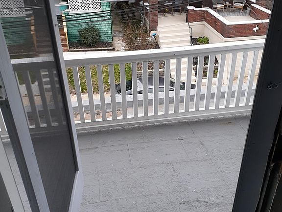 2nd image of 3640 Besuden Ct
