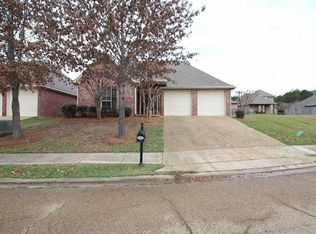 606 Chambord Dr, Brandon, MS 39042