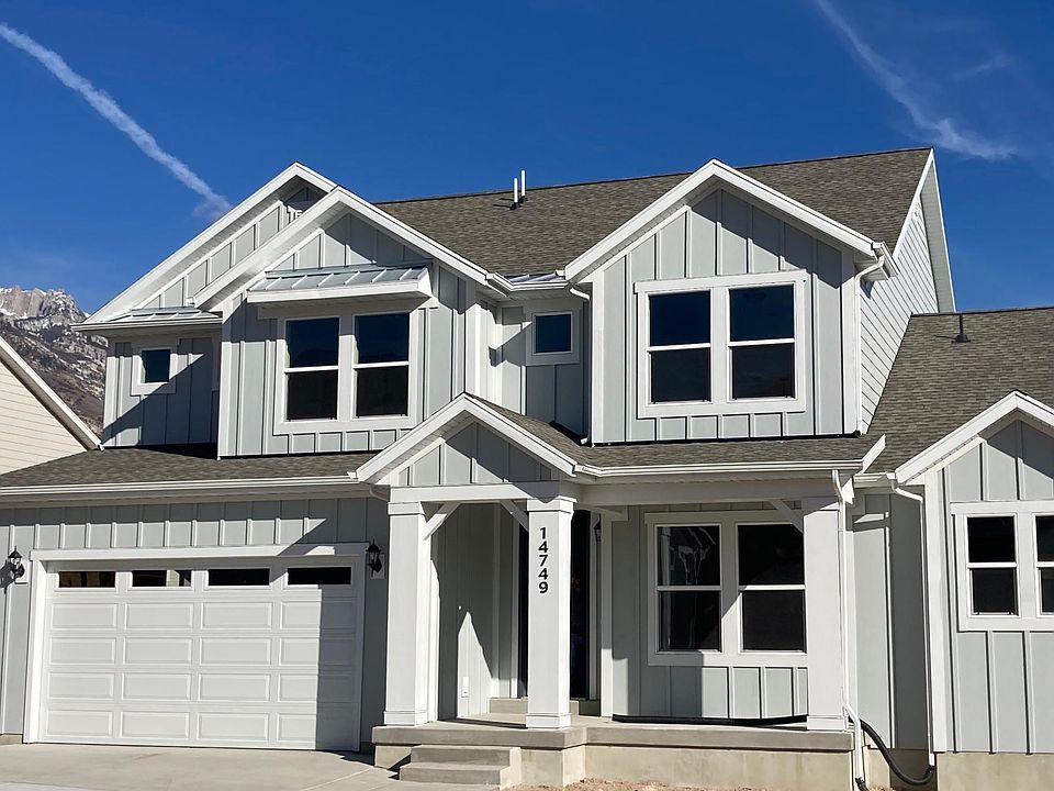 View from front of home... brand new construction finished in NOV '21