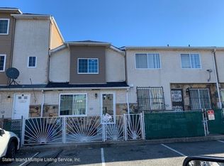 27 Rodeo Ln, Staten Island, NY 10304