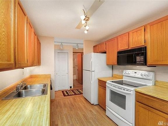 2nd image of 9416 1st Ave NE APT 217