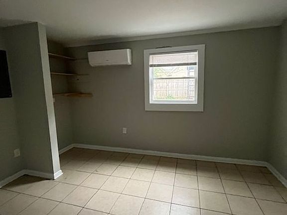 5th image of 728 N Broadway APT A