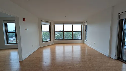 90 Malvern St #Penthouse 604 Photo 1
