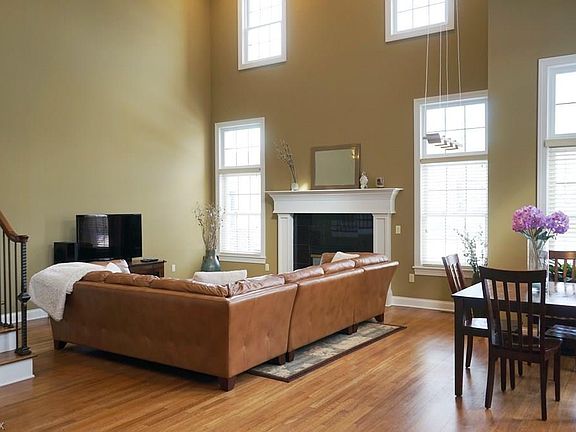 2nd image of 19708 Chagrin Blvd