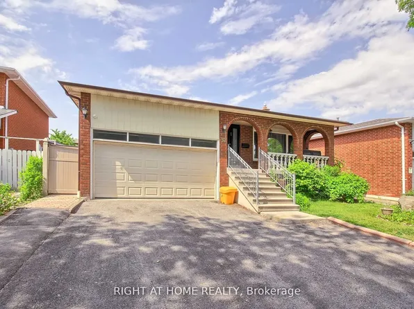 37 Cherry Hills Rd #2, Vaughan, ON L4K 1M2