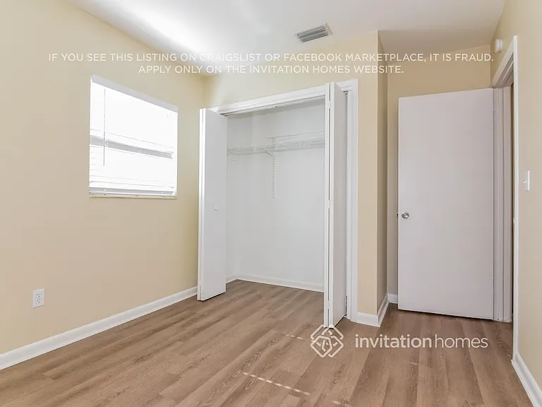 511 Sutton Pl — Photo 13