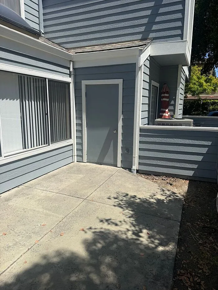 2 bed, 2.5 bath, 1450 sqft, $2,795 — Photo 2