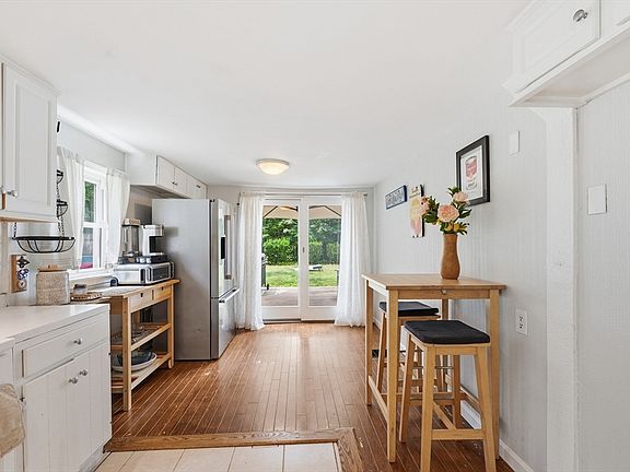 4th image of 27 Leigh Rd
