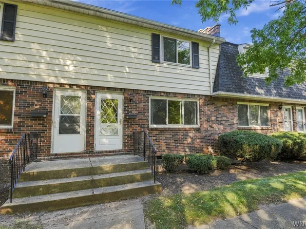28 Stoneledge Ct, Amherst, NY 14221