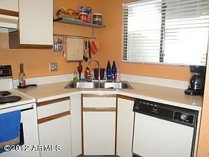 4th image of 4201 N 20th St Unit 226
