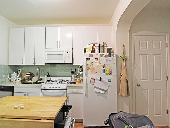 4th image of 440 St Nicholas Ave APT 3A