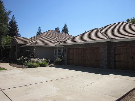 3rd image of 733 Saddleback Dr