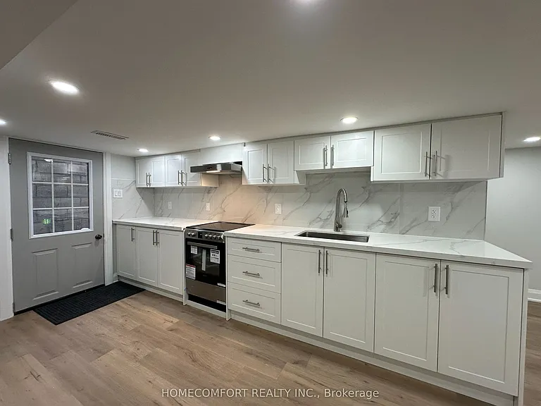 211 Osler St #LOWER — Photo 7