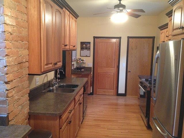 2nd image of 231 8th St SE