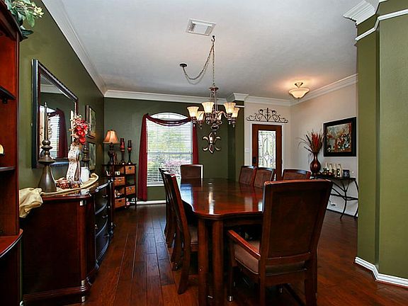 3rd image of 14807 Summer Knoll Ln