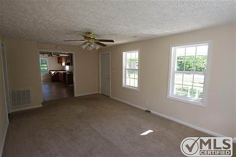 4th image of 330 River Dr