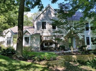 8458 Greenleaf Dr, Cincinnati, OH 45255