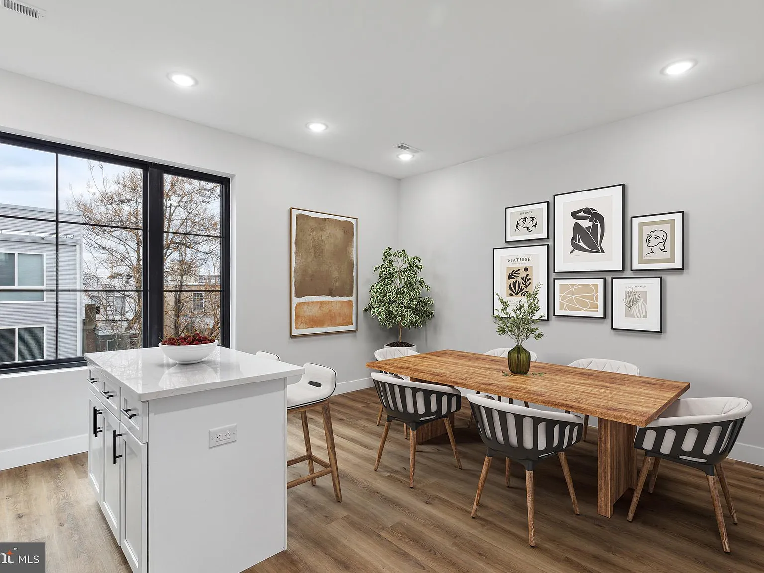 2 bed, 1.5 bath, $1,500 — Photo 3