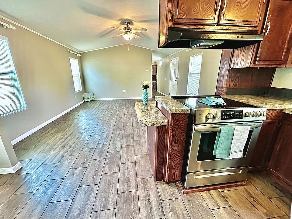 2nd image of 6213 SE 51st St