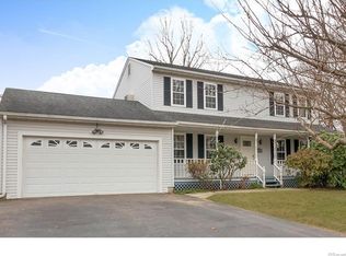 15 Ruby Ln, Stratford, CT 06614