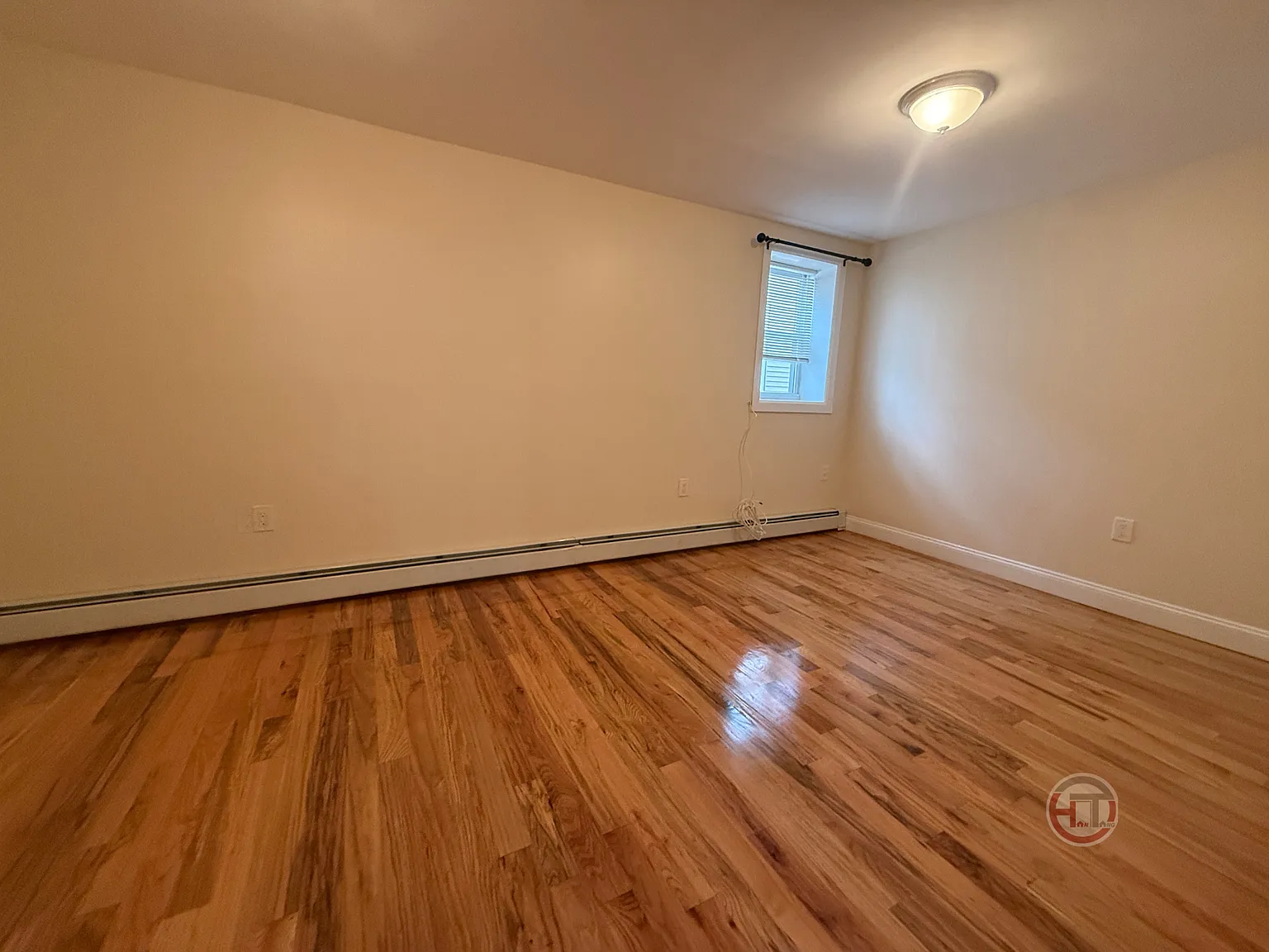 3 bed, 800 sqft, $2,950 — Photo 4