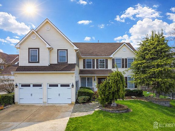 2nd image of 8 Clearbrook Ct