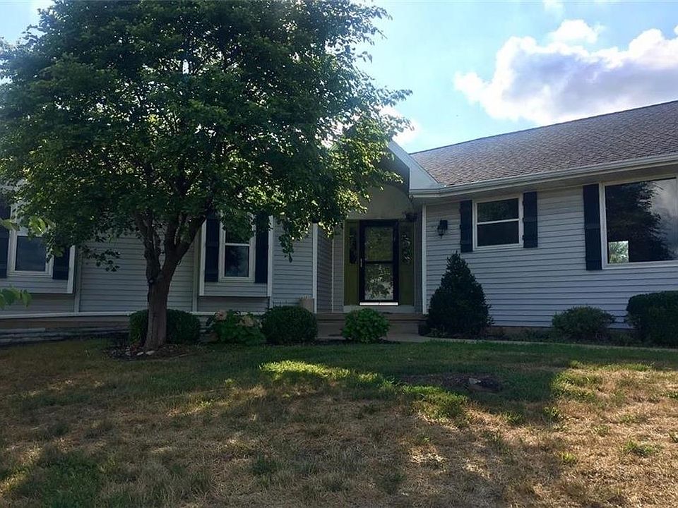1st image of 20 SE Delaney Dr