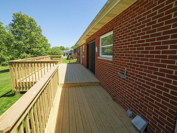 5th image of 630 Skyway Dr
