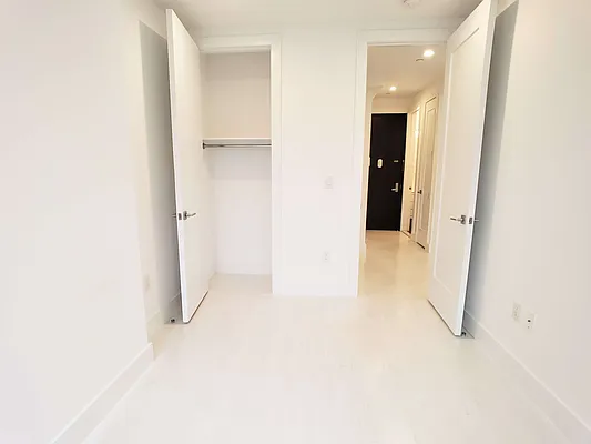 Rented by EXR | media 12